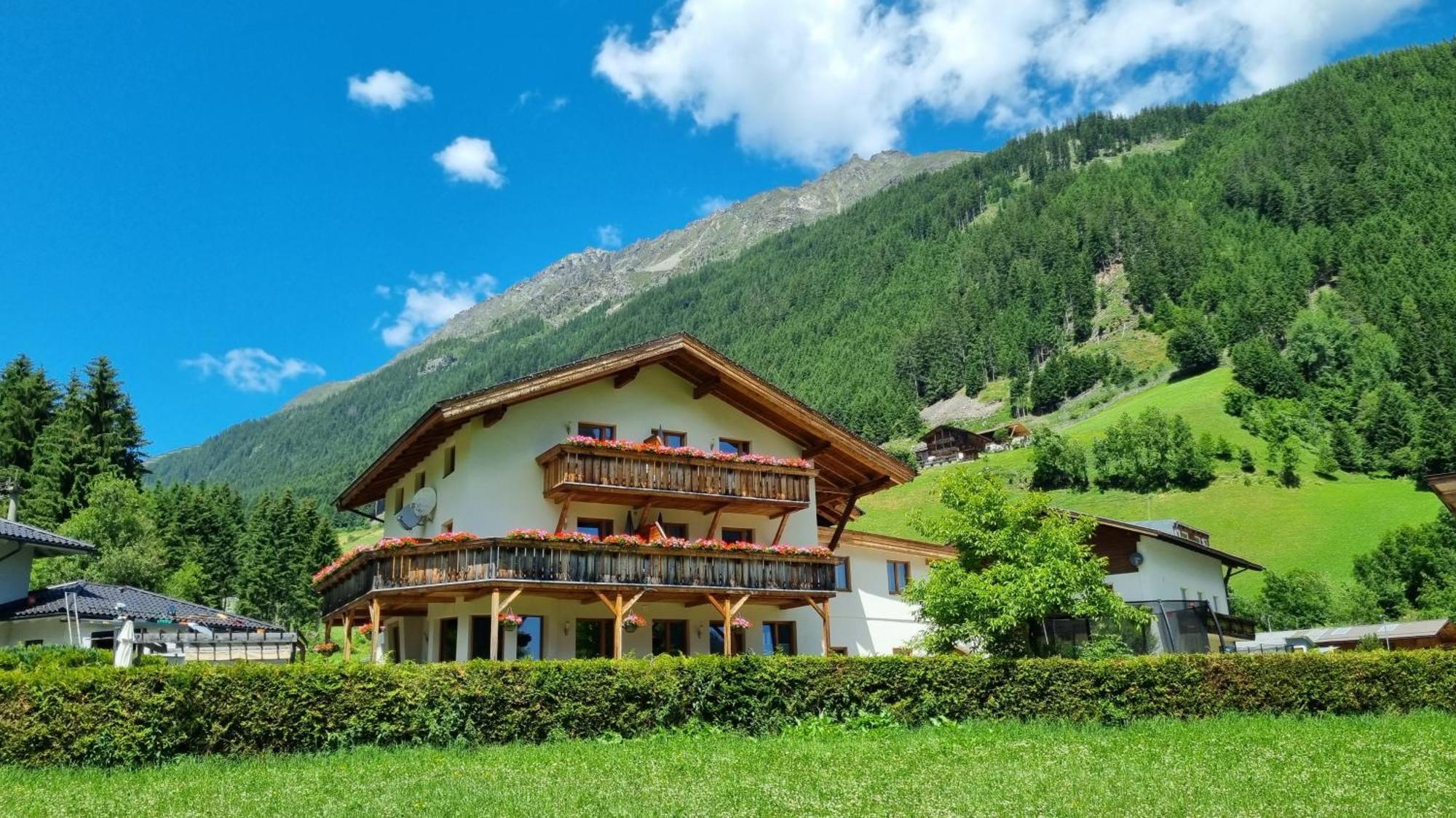 Gästehaus Landhaus Tyrol Gries im Sellrain Exterior foto